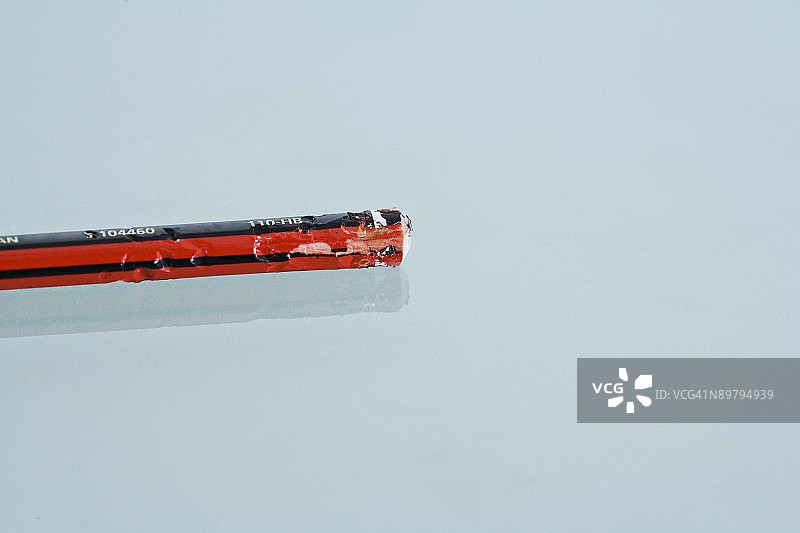 被咬过的铅笔图片素材