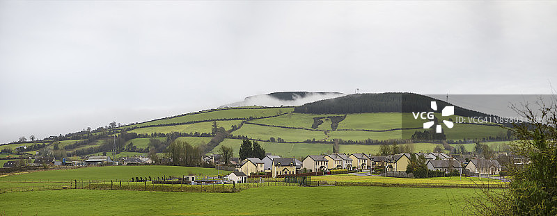 爱尔兰蒂珀雷里郡莫尼加尔村高分辨率全景图片素材
