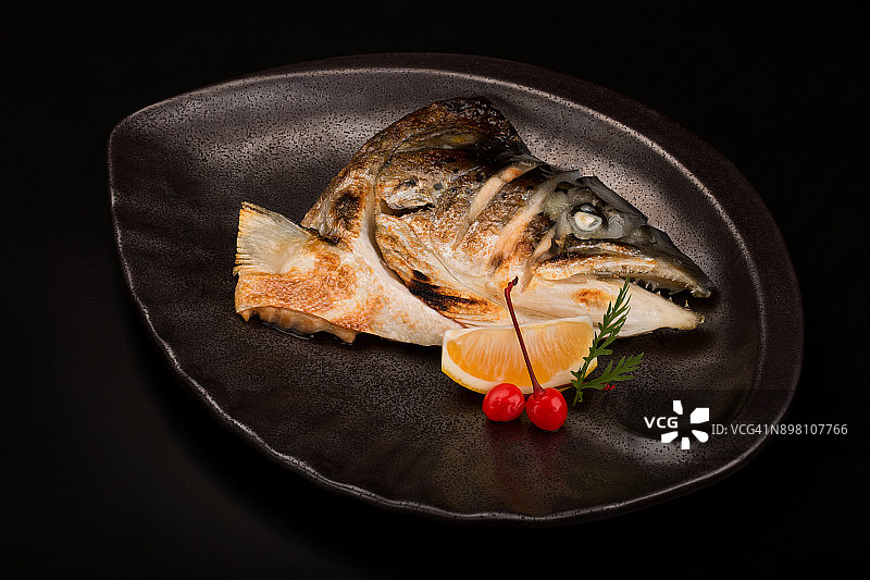 烤三文鱼头图片素材