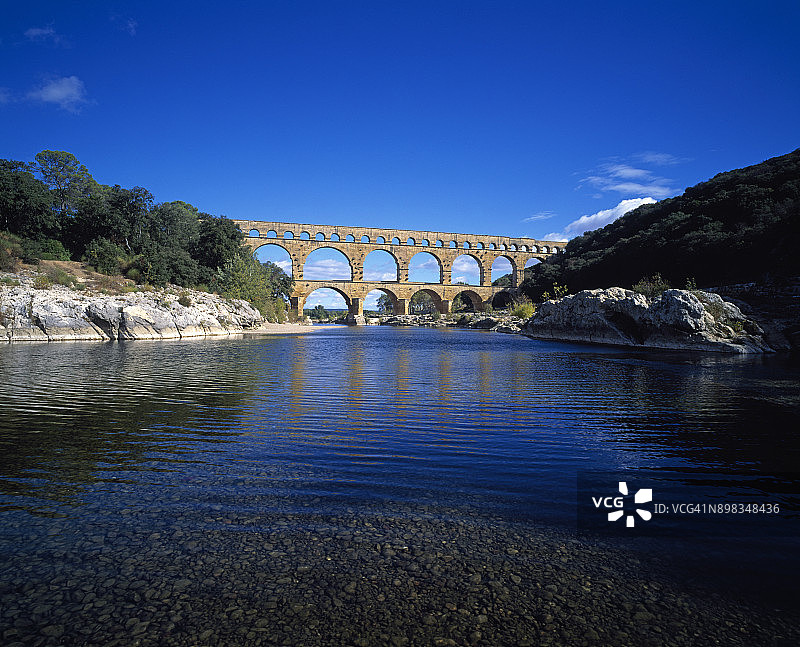 加尔桥古罗马引水渠图片素材