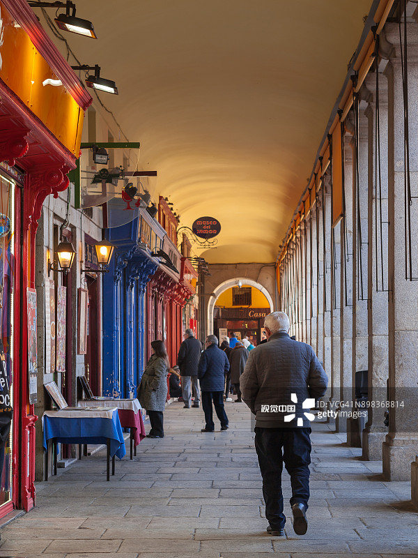 西班牙马德里马约尔广场的拱廊图片素材