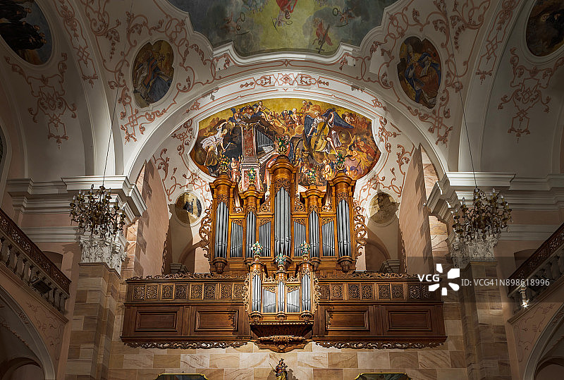埃伯斯明斯特巴洛克教堂中美丽的西尔伯曼管风琴，法国阿尔萨斯图片素材