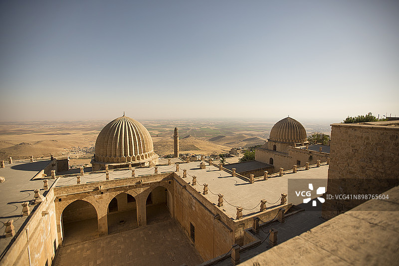 土耳其东南部马尔丁津西里耶伊斯兰学校的圆顶图片素材