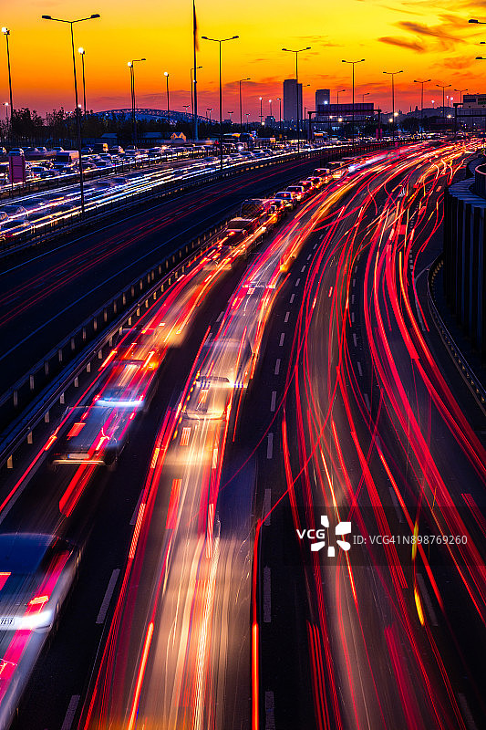 伊斯坦布尔夜间车流图片素材