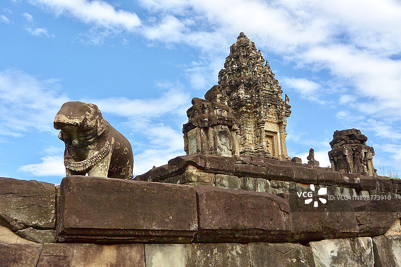 柬埔寨巴孔寺大象雕像图片素材