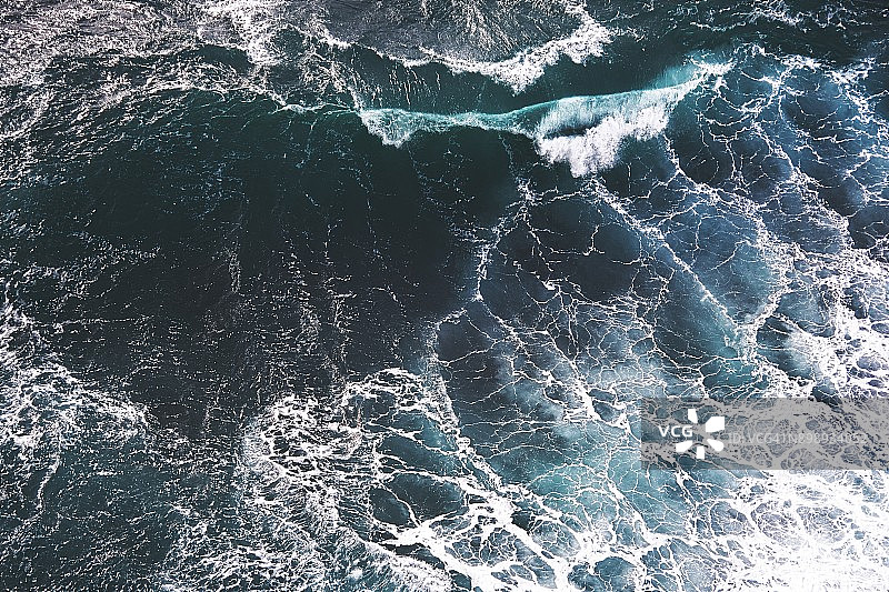 波浪的航拍视角图片素材