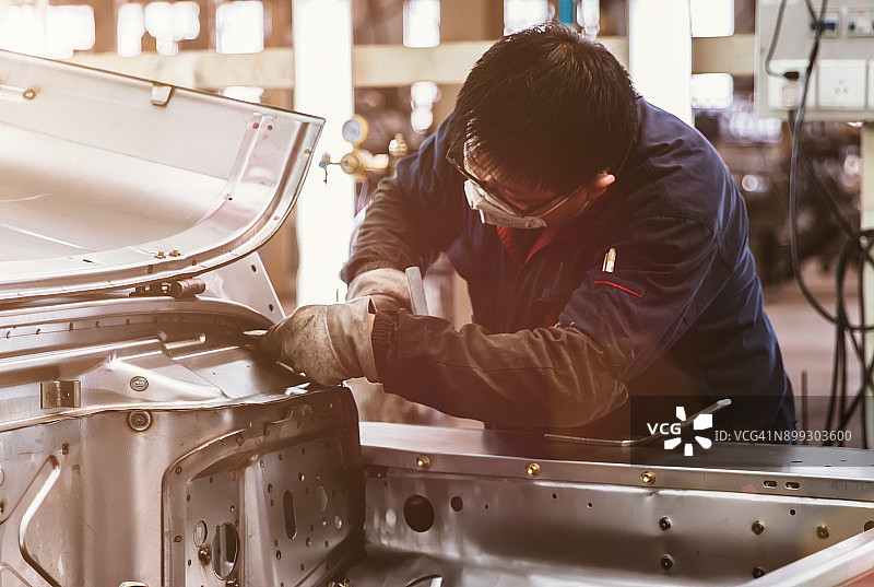 汽车工厂焊接装配线图片素材