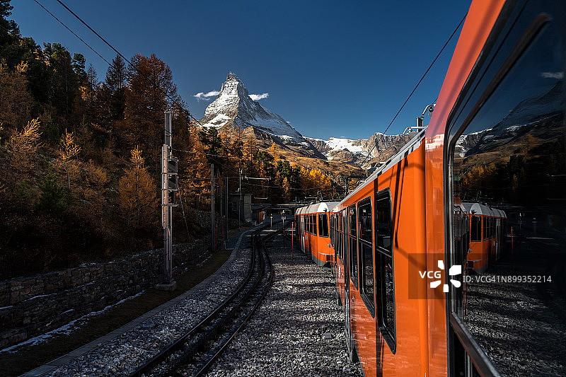 通往瑞士采尔马特马特宏峰的路图片素材