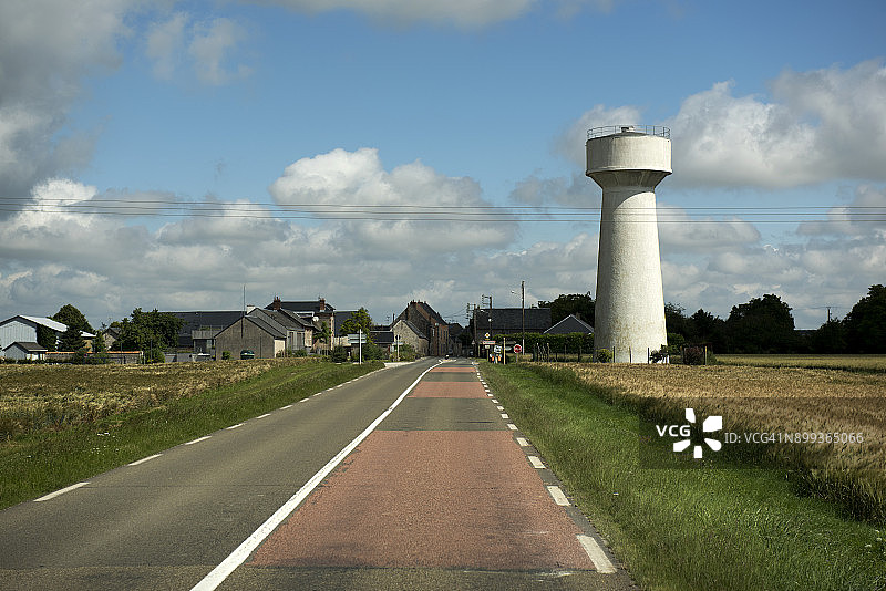 法国中央-卢瓦尔河谷大区阿莱讷-梅维利耶水塔图片素材