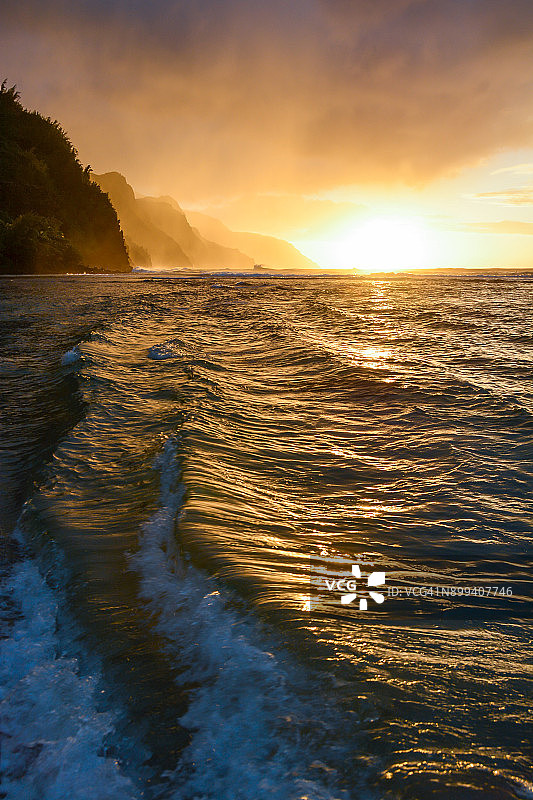 考艾岛纳帕利海岸日落美景图片素材