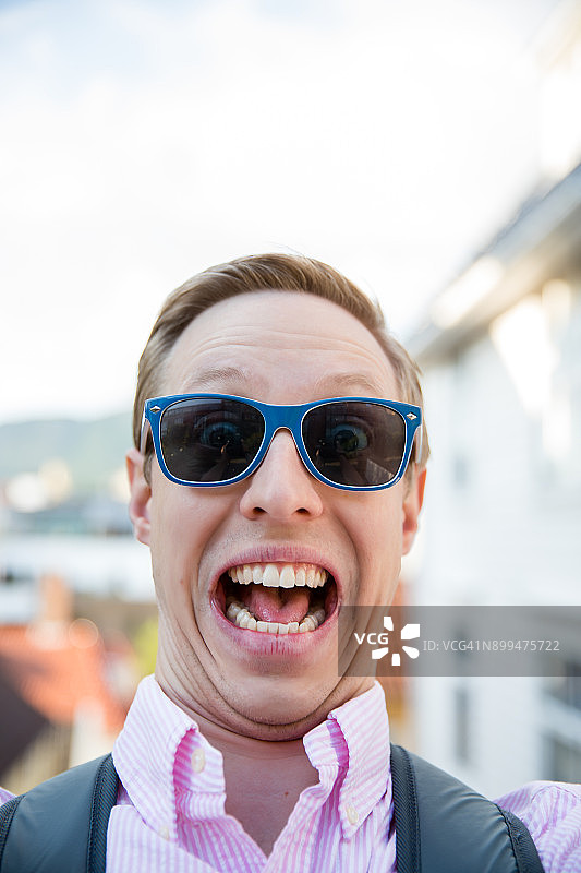 户外快乐男人图片素材