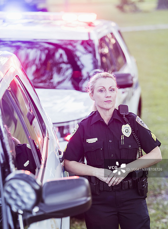 女警执勤图片素材
