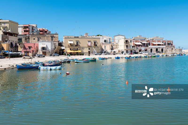 比谢列港的渔船图片素材