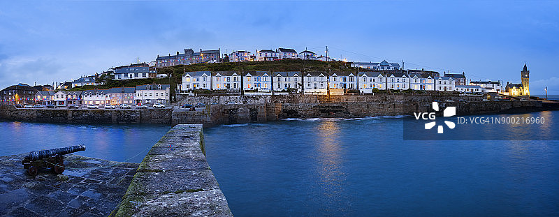 英国康沃尔郡波斯利文蓝色时刻图片素材