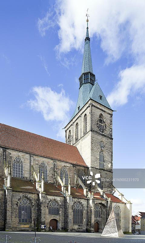 德国下萨克森州希尔德斯海姆圣安德烈教堂图片素材