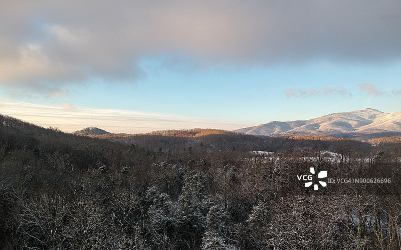 早晨的光芒图片素材