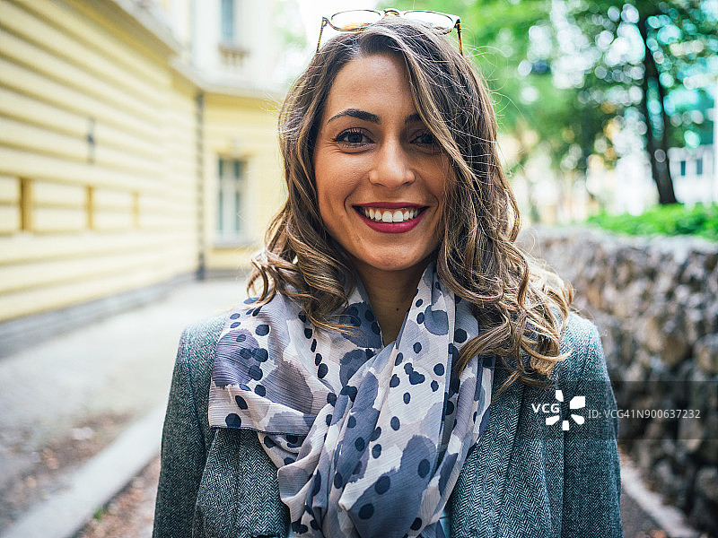 美丽幸福的女人图片素材