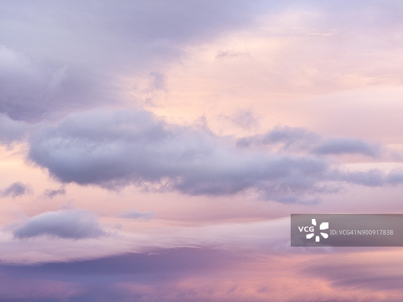 日落时分西班牙瓦伦西亚的彩色云霞图片素材