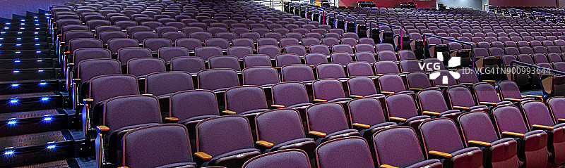 剧院礼堂内的空座位图片素材