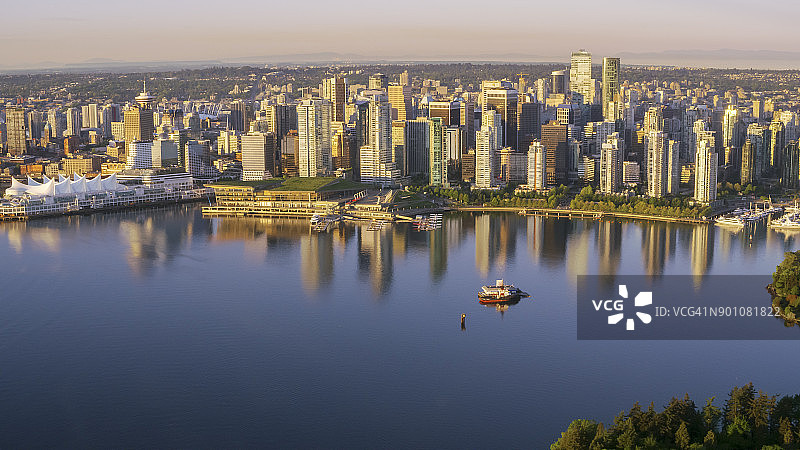 温哥华海港中心和加拿大广场城市景观图片素材
