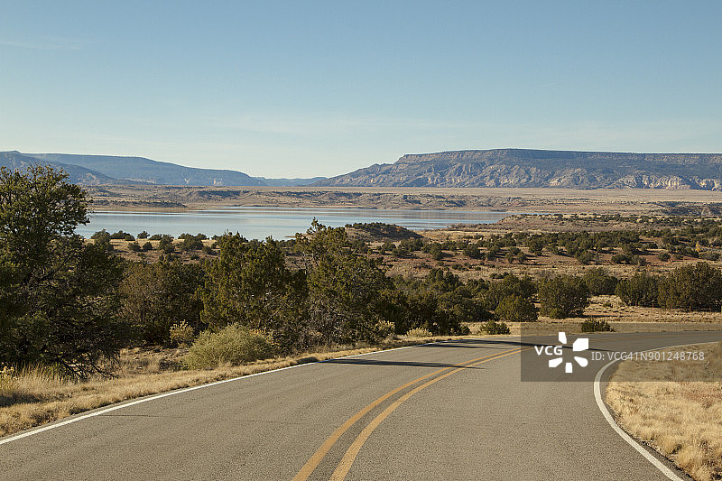 眺望新墨西哥州阿比丘湖图片素材