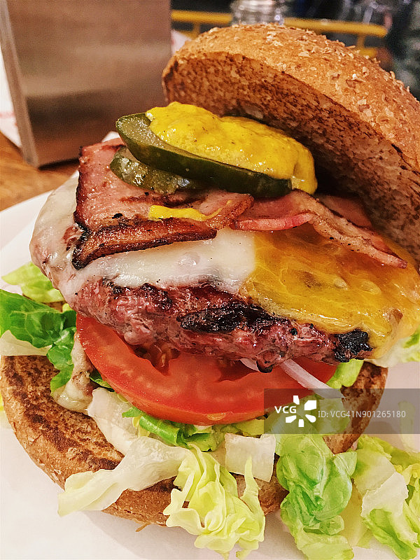 培根芝士大汉堡特写图片素材