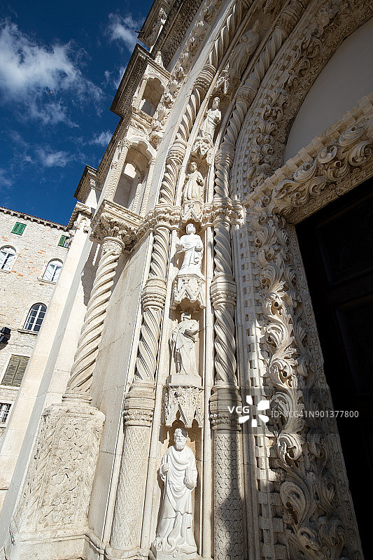 克罗地亚希贝尼克圣雅各主教座堂的浮雕图片素材