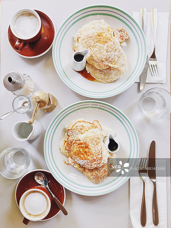 俯视早午餐：薄煎饼和咖啡图片素材