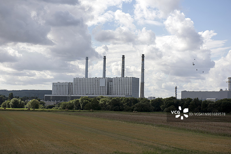 法国默尔特-摩泽尔省蓬 à 穆松的法国电力公司工厂图片素材