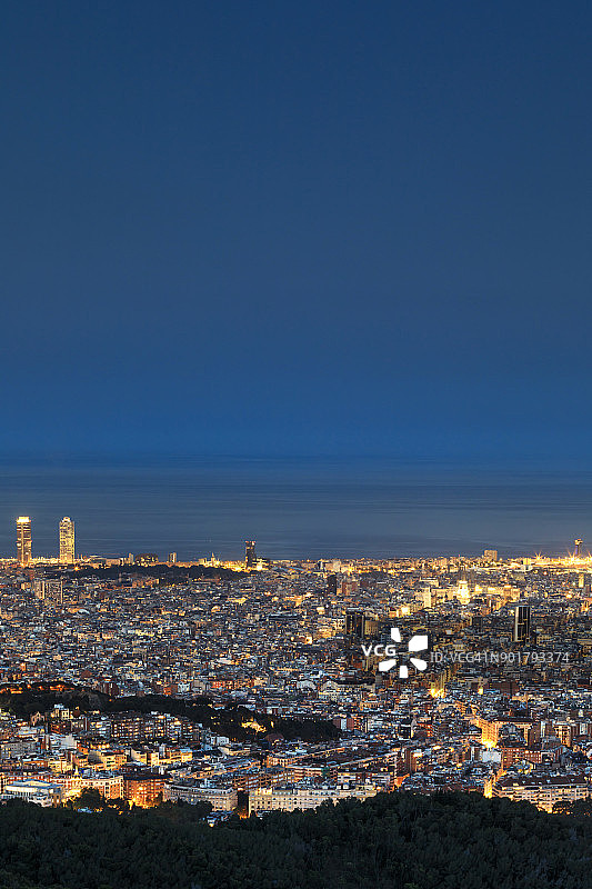 巴塞罗那夜景（西班牙加泰罗尼亚）图片素材