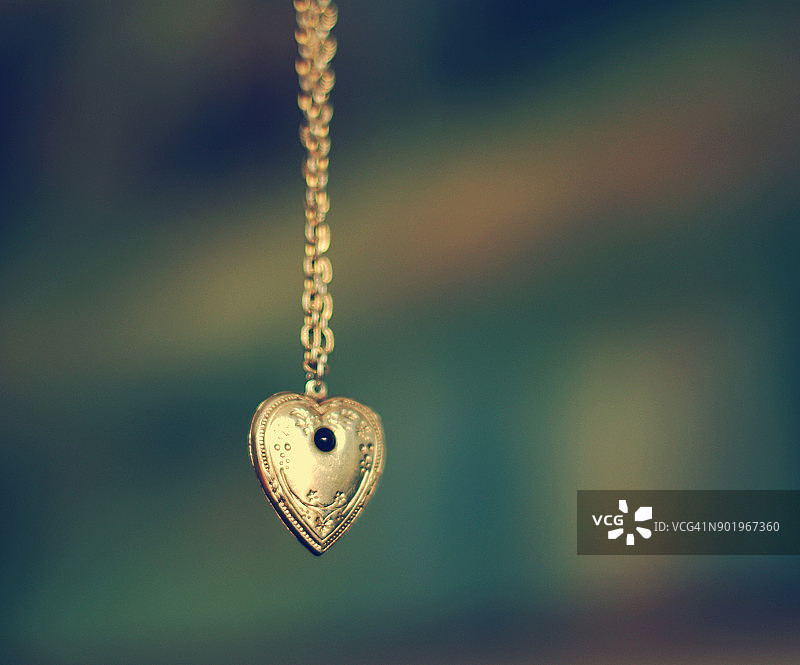 心形吊坠项链图片素材