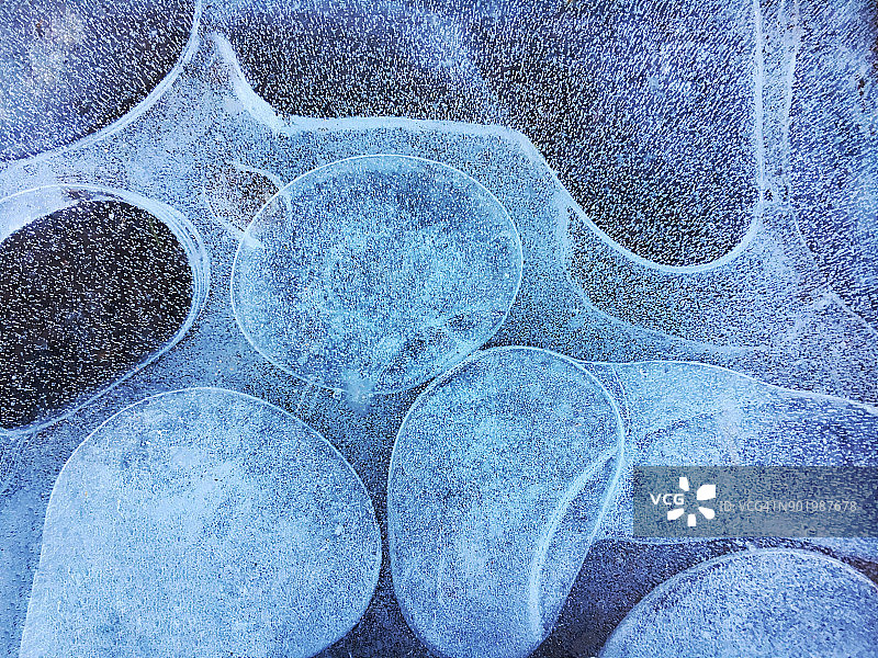 白色风景 - 冬季冰纹冻湖图片素材