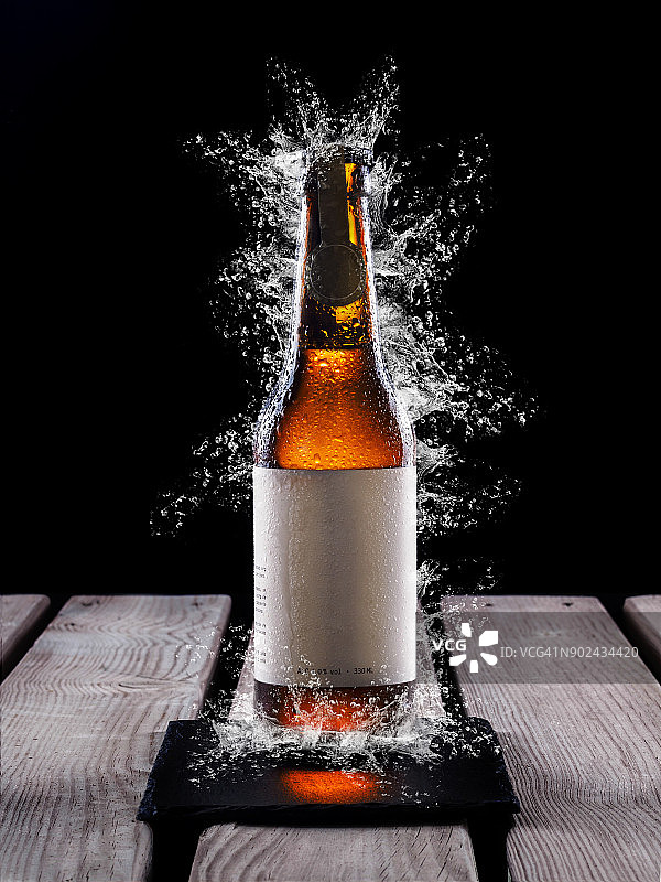 冰镇啤酒图片素材