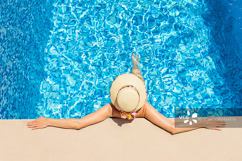 度假村游泳池图片素材