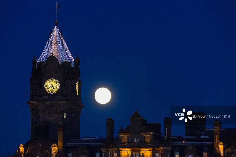 超级月亮和爱丁堡图片素材