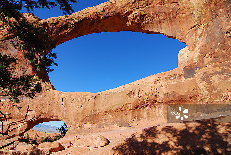 受侵蚀的柱子和其他岩层图片素材
