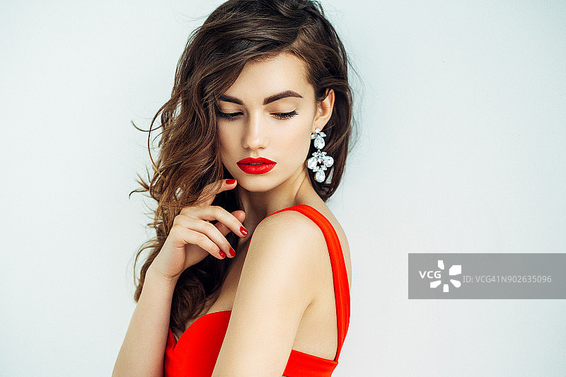 年轻漂亮的女人图片素材