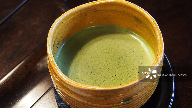 茶碗中的日式抹茶图片素材