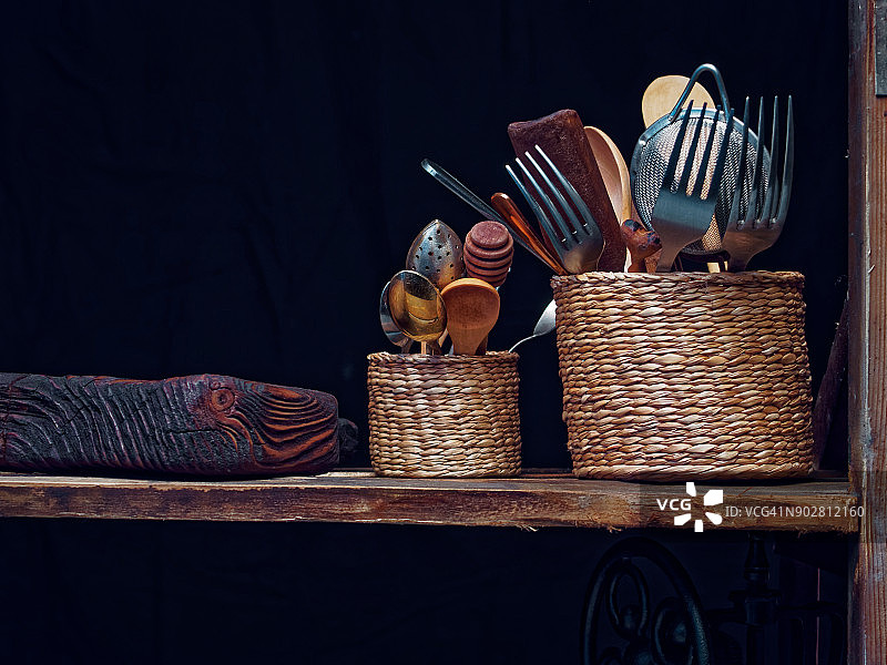 老式厨房置物架图片素材