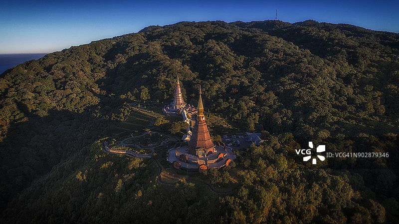 泰国清迈帕玛哈泰·梅塔尼东佛塔的航拍照片图片素材