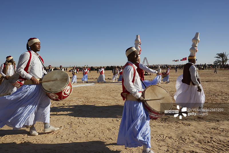第50届杜兹撒哈拉国际艺术节，陶罐艺术表演图片素材