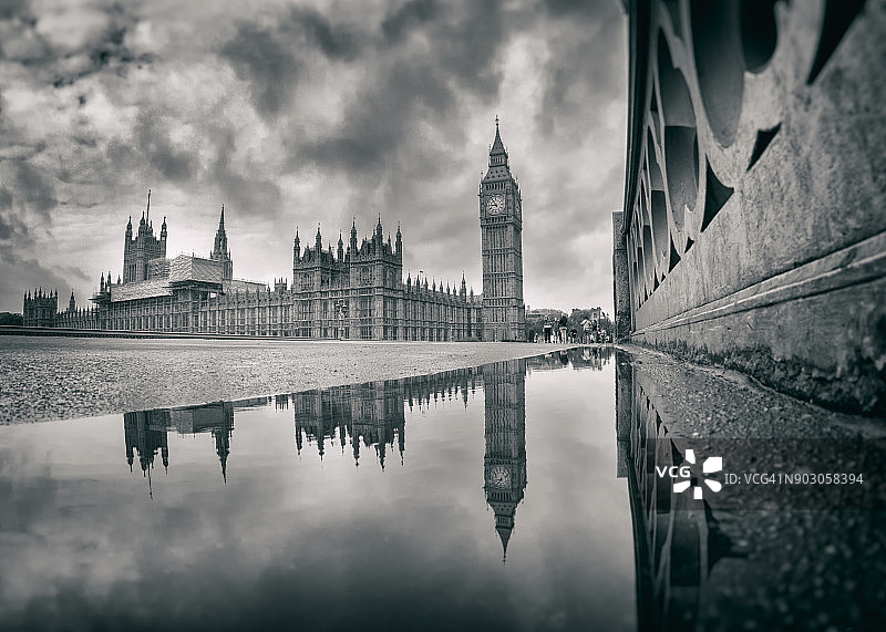 威斯敏斯特倒影图片素材