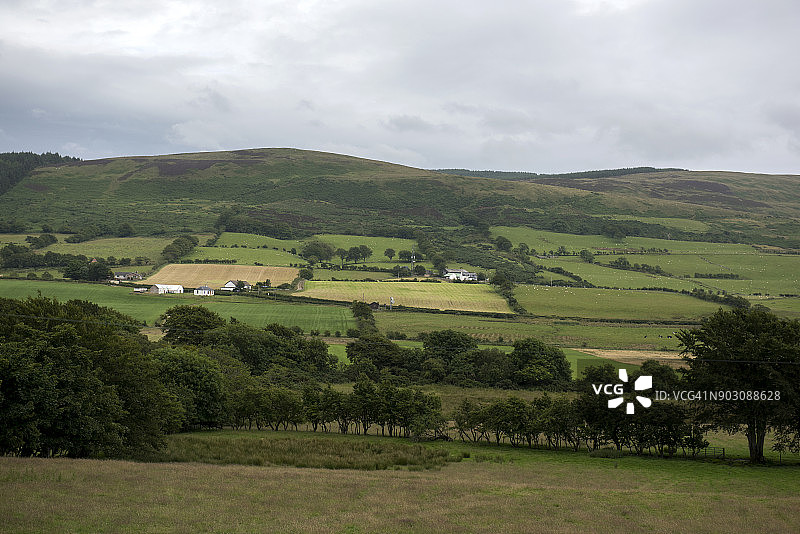 苏格兰北艾尔郡布莱克沃特富特滚动景观图片素材