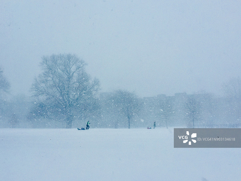 白色的风景图片素材