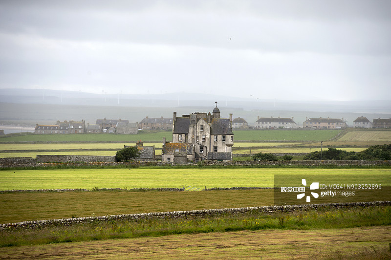 乡村景色与新城堡图片素材