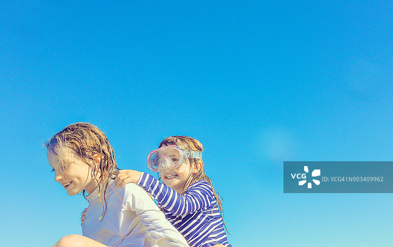 冲浪姐妹图片素材