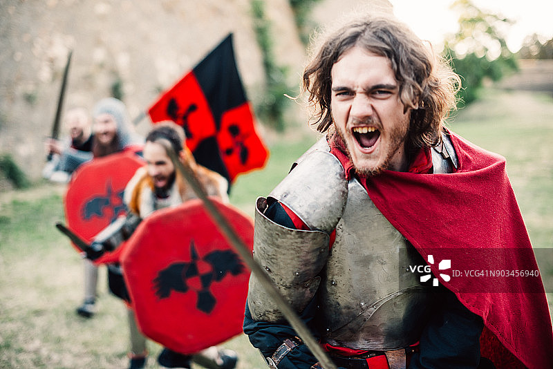 英雄冲向战场图片素材