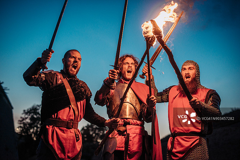 击败敌人的夜晚图片素材