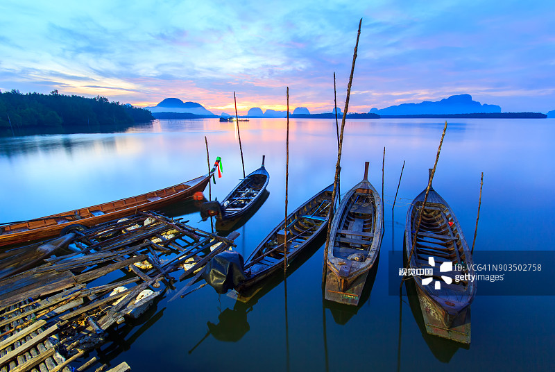 三冲台渔村和日出图片素材