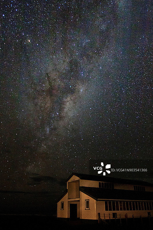 怀拉拉帕乡村谷仓上的银河图片素材